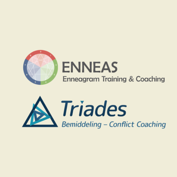 Triades en Enneas logo