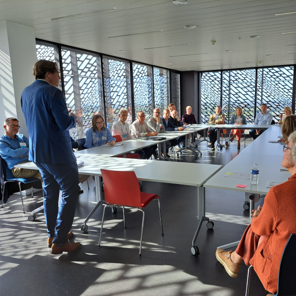 Presentatie tijdens Meet-and-greet Hasselt in 2023